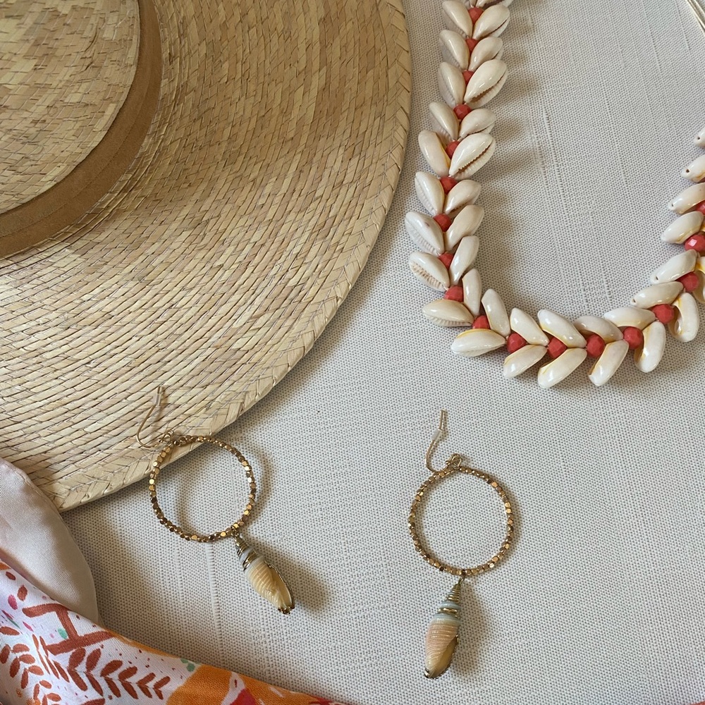 Seashell Necklace - Picture 4 of 4